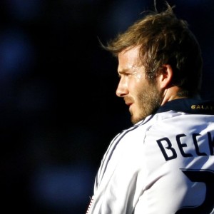 开云体育官网入口-德甲新星不断涌现，成为球队的中流砥柱，德甲新人